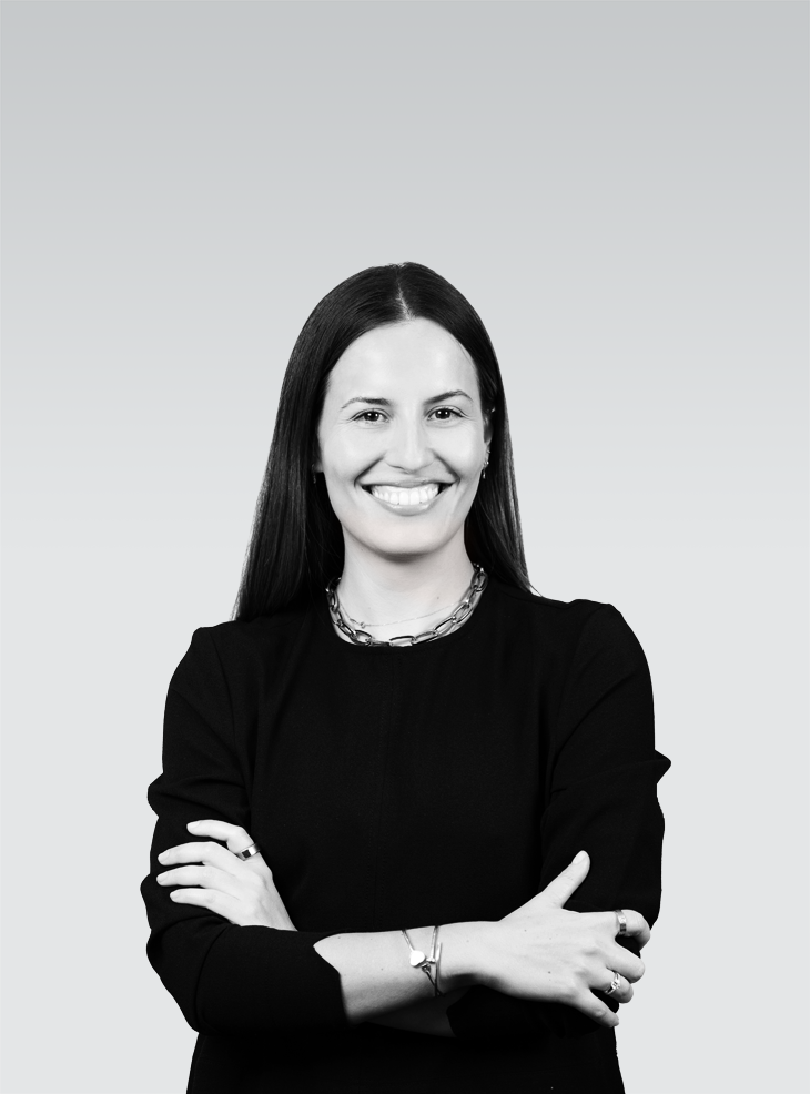 Cristina Popescu BW V4 Portrait 730X986