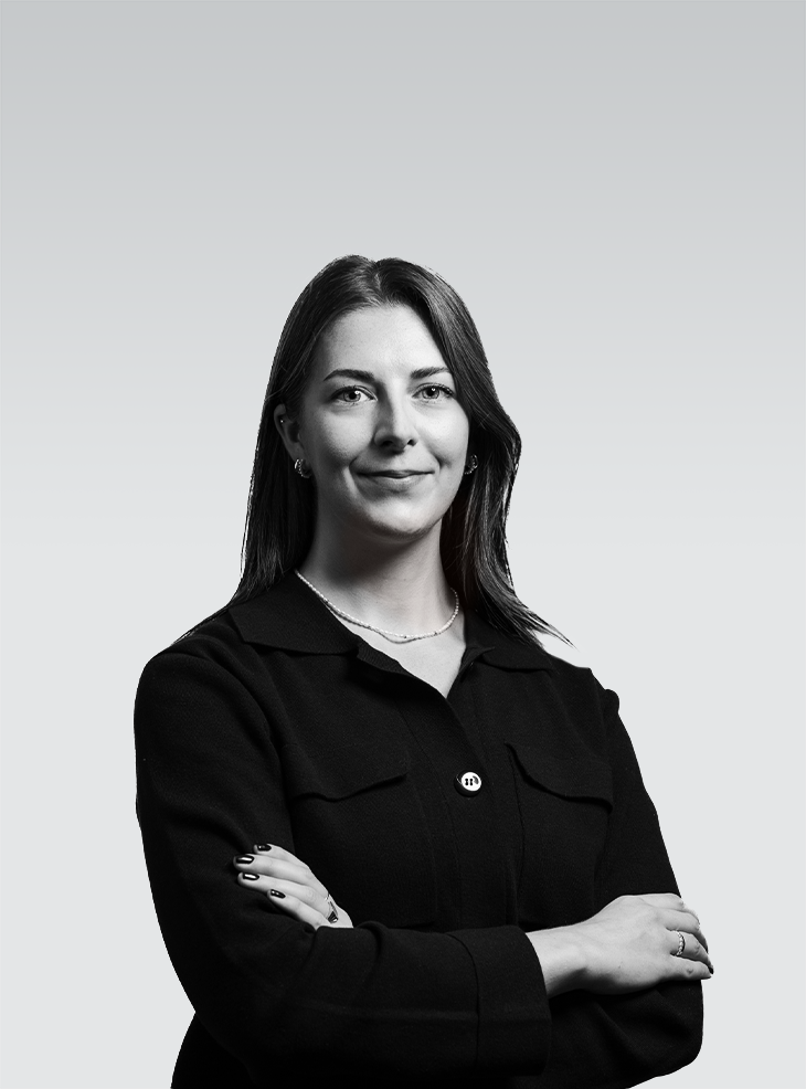 Emma Schoenmaier Portrait 730X986