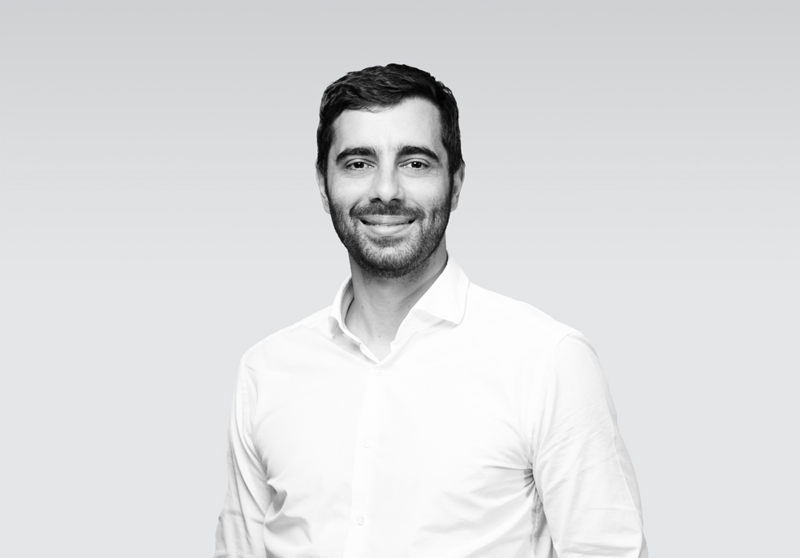 Aris Valtazanos B&W2 986X730