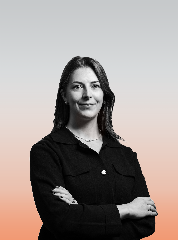 Emma Schoenmaier Portrait Grad 730X986